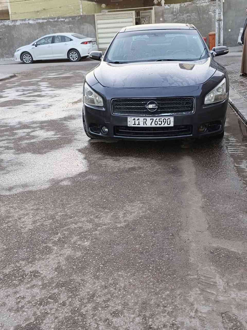 سلام عليكم سياره لبيع فقط نيسان موديل 2011 بيه بنيد مصبوغ جماليه فقط ول باقي كله كفاله عامه سياره بسمي تحويل ثاني يوم 
***********
