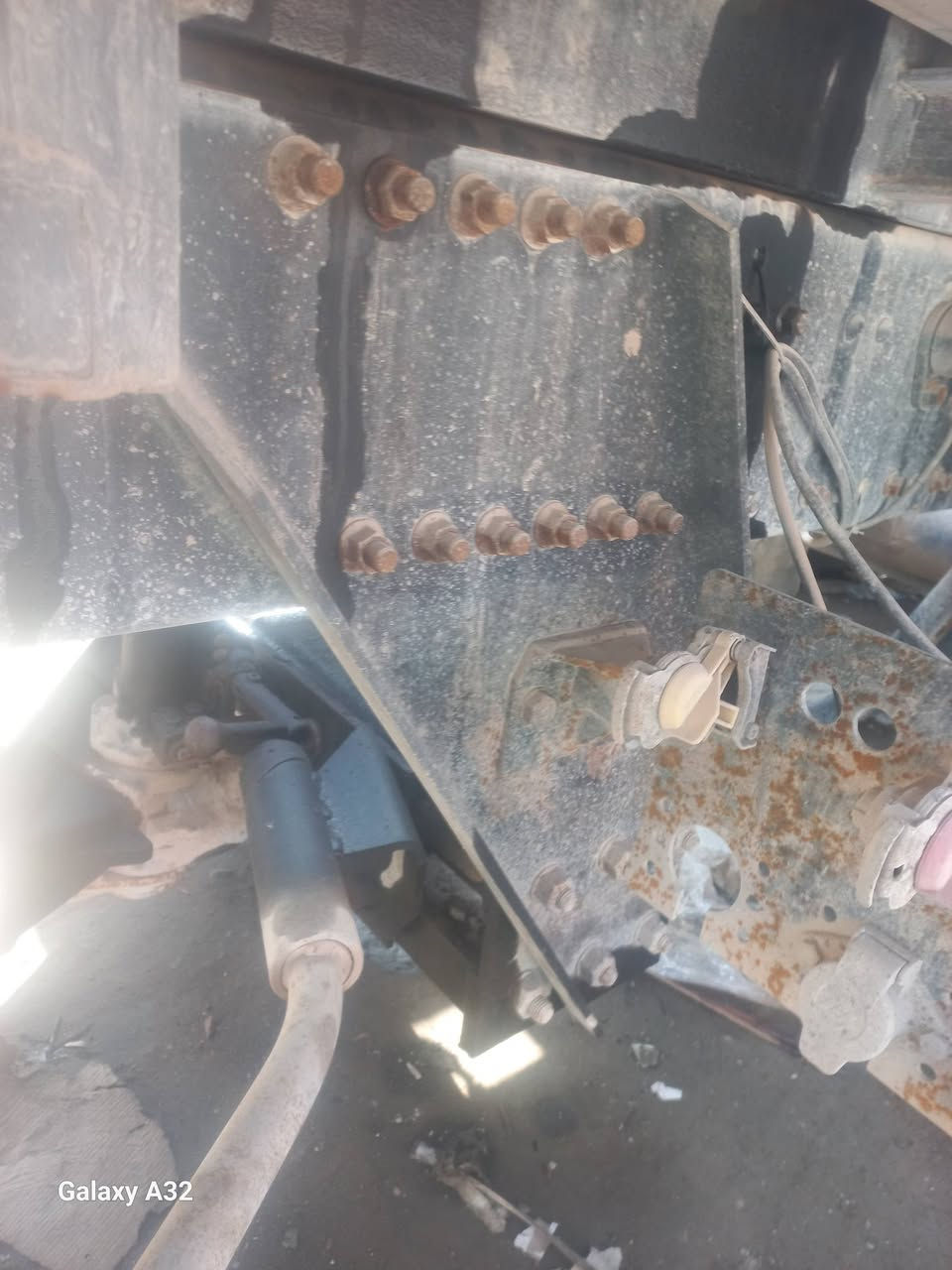 السلام عليكم قاعدت سحب كامله نفتحه من السياره ***********
