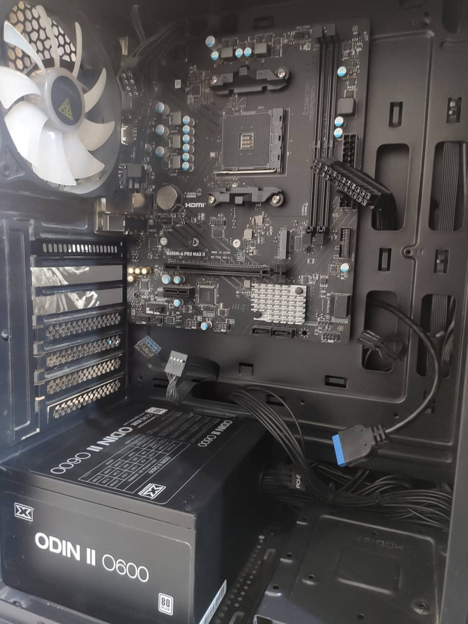 كلهن سوة ما ابيع كل قطعة وحدها
السلام عليكم

Gamdias AURA GC1 ELITE ARGB black mid-tower computer case وياها اربع فانات
MSI B450M-A PRO MAX || MOTHERBOARD 
ODIN || 0600 600W 80PLUS POWER SUPPLY 
مستعمل نظيف جدا 
السعر 150 الف


**إذا كنت صاحب هذا الإعلان وتريد حذفه لأي سبب، رجاءا أرسل رسالة إلى الدعم الفني**