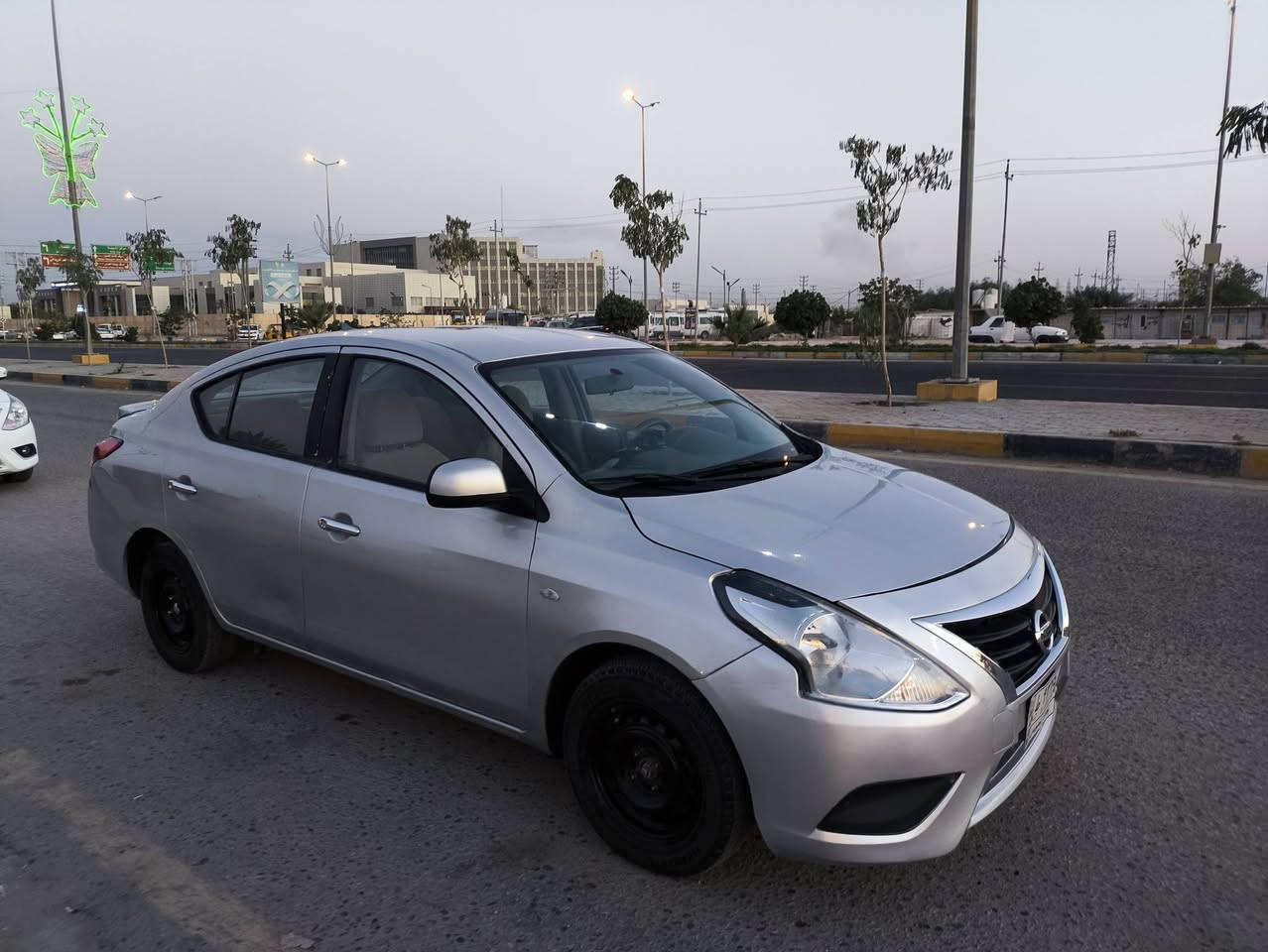 للبيع نيسان سني موديل 2019 هندي بيها 4قطع صبغ بدون دواخل كير مكينة تبريد جاهزات رقم بغداد تحويل مباشر السعر 83$ مكاني كربلاء للاستفسار ***********
