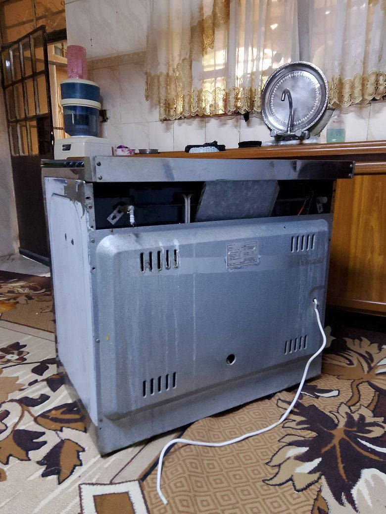 بوفيه السعر 40/الف تخت نفر السعر/30 
طباخ فرش المصري السعر 150/الف التواصل على الرقم ***********
موصل الجانب الايمن
