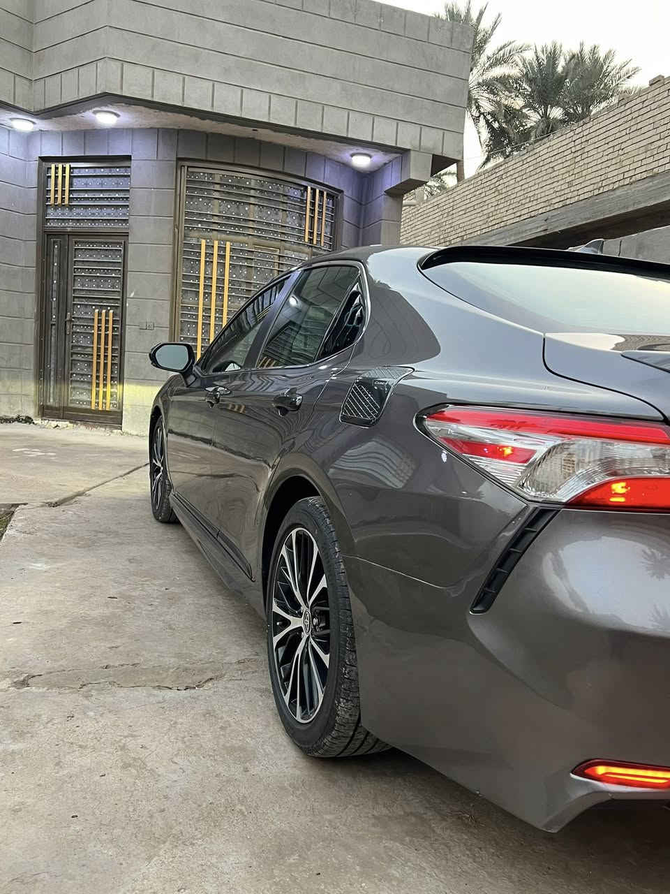 السلام عليكم كامري وارد امريكي موديل 2020فول*********** السعر207بيه مجال
