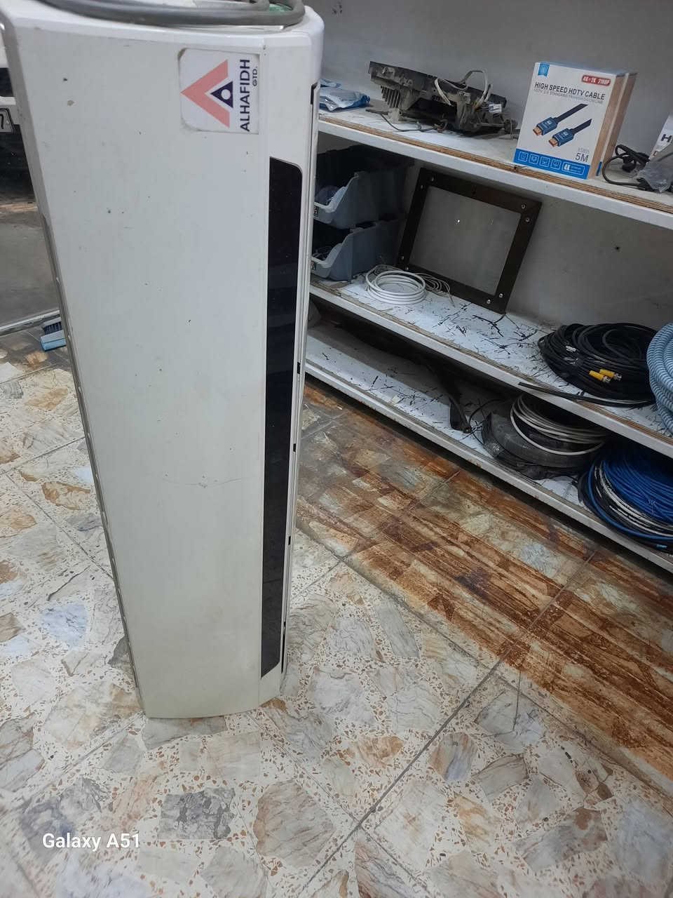 سلام عليكم  قطعه داخليه الحافظ ٢طن بلاديه ريمونت وبليته مداخله تصليح على البلاد سعره ١٠٠ وقطعه خارجيه ١طن نوع كري انفيرتر بلاديه غاز مقفول مداخله تصليح بلاديه سعره  ٢٠٠ العنوان بغداد رقم الهاتف ***********

