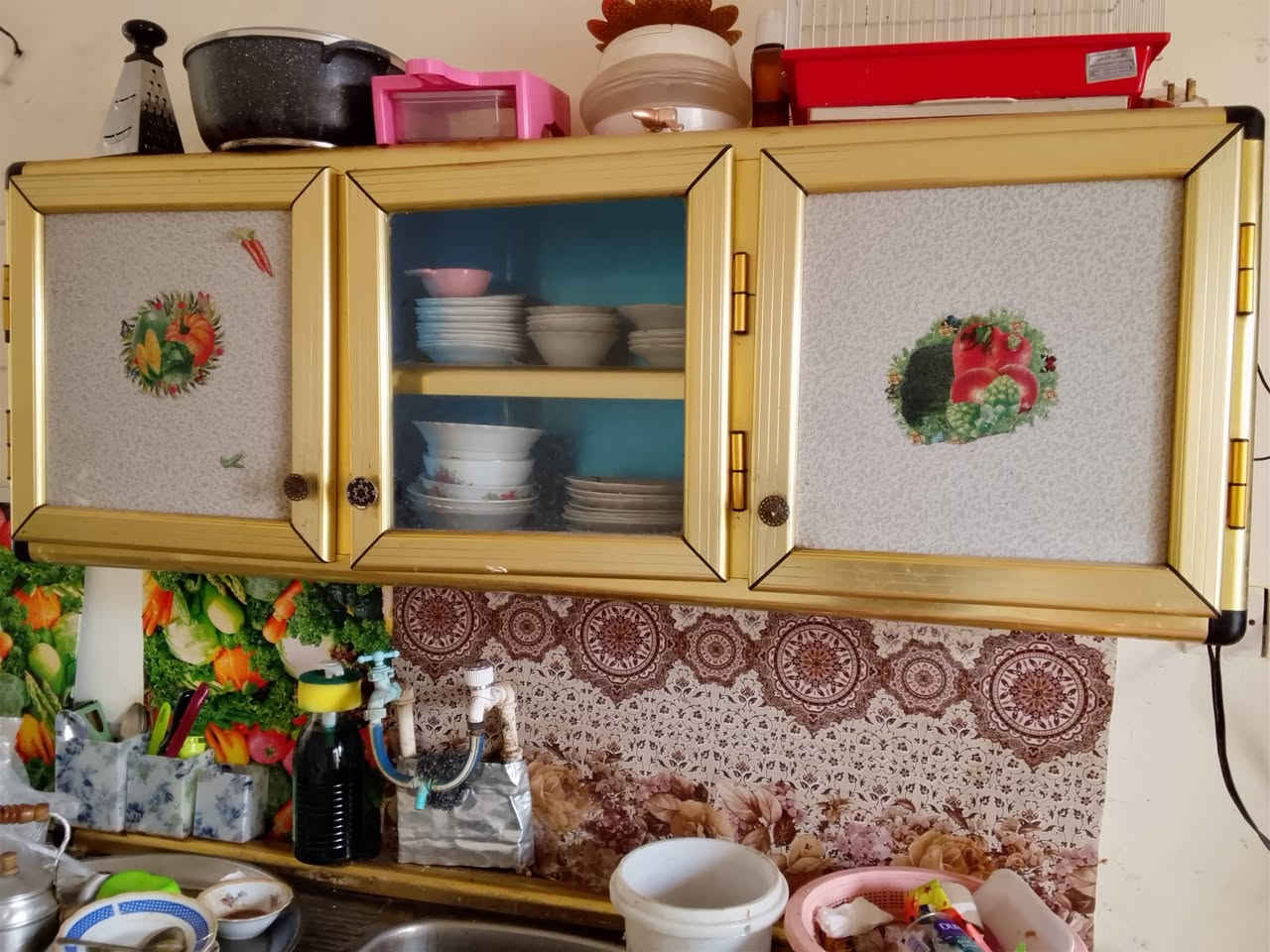 السلام عليكم غراض للبيع للاتصال عل رقم ***********
