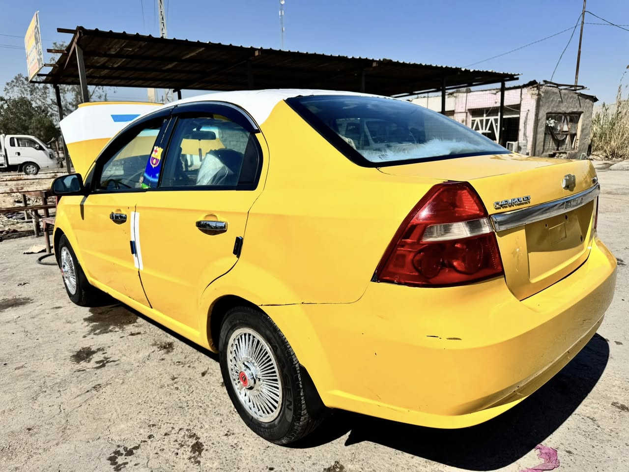 أفيو ٢٠٠٧ خليجي رقم قادسيه مكانها بالحله شارع ٦٠ السياره هستوها داخله هزه تخم تاير جديد وحداديه إماميه خلفيه جديده وكير جديد وظفيره جديده وياها ودواخل كلها جديده مصفره هيئه وغرامات ترايك للمالك السعر ٣٨ وبيها مجال قليل 
للتواصل على الارقم 
*********** واتساب اتصال 
*********** اتصال
