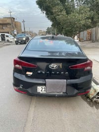 النترا. ١٩ وارد بدون تبديل بدون اير باك بيها صبغ جاملغ مكانه   بجم كبس...