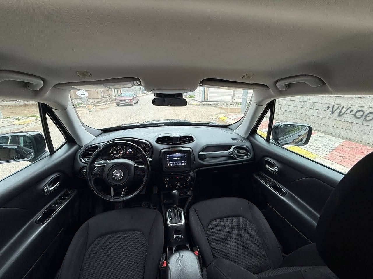 سلام عليكم 
جيب رينجد  نوع سبورت 
2018 
الضرر / قطعتين تبديل فقط بونيد وجاملغ 
والباقي مكفول كير ومحرك كله مكفول
مواصفات السياره 
شاشه /كار بلي
تحكمات ستيرن  
هاند بريك بصمه
 تشغيل بصمه 
 تشغيل عن بعد
ابواب بصمه
كامره خلفيه دواره 
اربع تايرات جديد
كير ٩ نمر
محرك ٢٤٠٠ المرغوب  
ماشيه 88
ما ناقصها اي شي 
تحويل او وكاله  
للتواصل واتساب /***********
