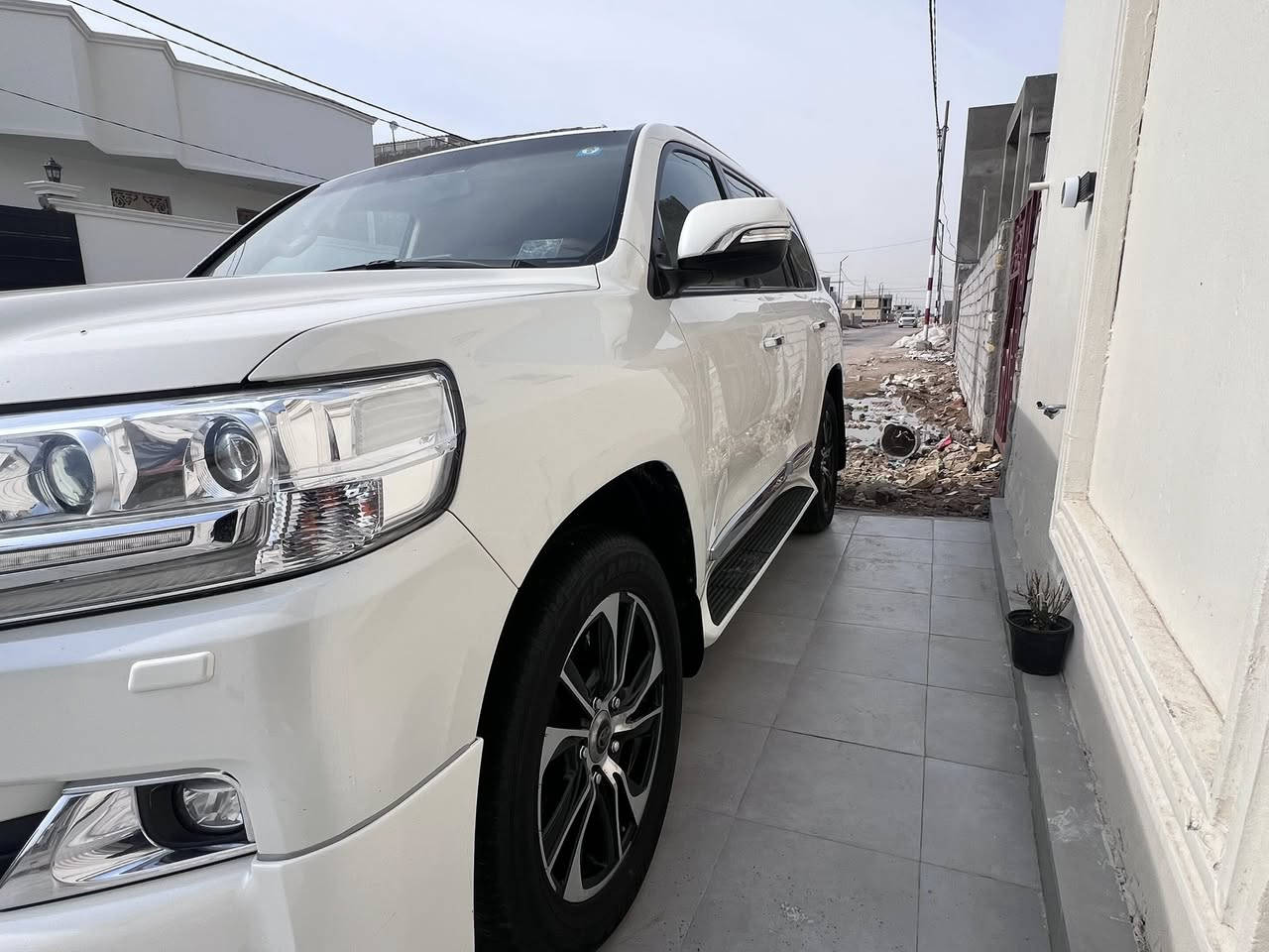 سلام عليكم نادكروز 18ابريم سياره مكفوله بسمي السعر 64 الديوانيه المركز. ***********
