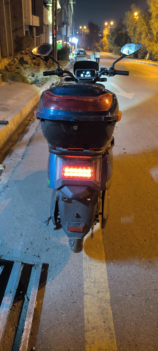 شحن للبيع 
بدون مراوسه 
لايت عالي وناصي دبل ايشاير تثبيت سرعه
بطاريات دبل مستخدم شهرين فقط 
ماطور شخط مابي شرط من كلشي 
يمشيك 40 كيلو وقابل للزياده 
بطاريات شرط 📍📍📍 ع فحص 
عنوان موصل ايسر حي الحدباء 
سعر 470 بي مجال بسيط مستعجل
***********
