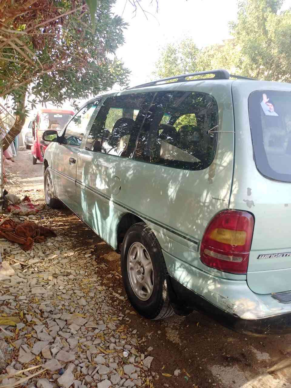 ‏‪***********‬‏السلام عليكم فورد للبيع موديل 95 السعر 30 وبيها مجال قليل مراوس بيع العنوان بغداد مشروع الوحده
