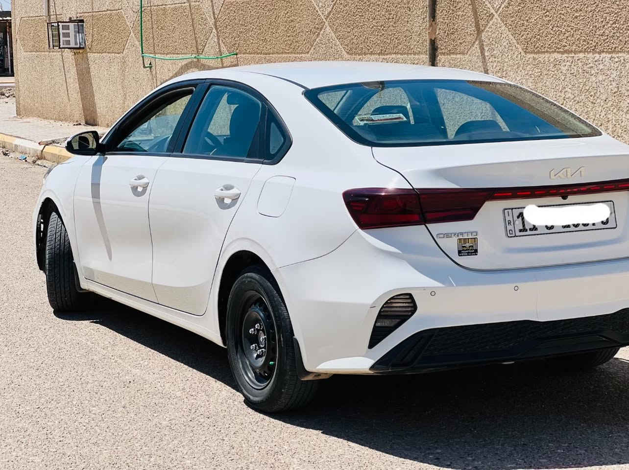 السلام عليكم
للبيع كيا سيراتو موديل 2023 خليجي
محرك 2000 رقم بغداد ب اسمي
سياره مواصفات عاديه تحكم ستيرن شاشه وكامره
سياره مدوشمه + ارضيه جلد. سياره جاهزا تخم تاير حداديه
محرك كير كفاله ماشيه 80 الف
سياره مكفول من صبغ بيهه مكانين بارد
اي استفسار اتصال ***********

        السعر 150 وبيها مجال
