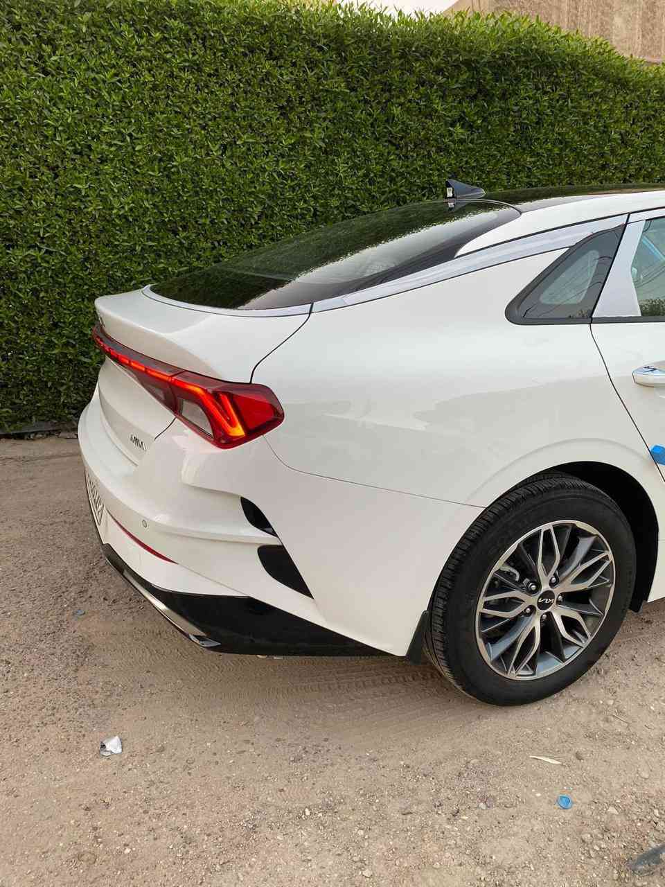 K5 2023
خليجي 
محرك 2000 دوش
رقم اربيل 
فول مواصفات 
كاميرا خلفية 360 درجة
بانوراما
تبريد قطعتين 
نقطة عمياء
تشغيل عن بعد 
حساس امامي وخلفي
رادارات جانبية
توقف ذاتي 
بيها بارد بخشم البنيد كما موضح بالصور 
ومقدار شبر واحد اسفل يدة باب السائق 
عداد المسافة 75000
للاتصال واتساب  
***********
***********  
السعر 220 وبيها مجال قليل
