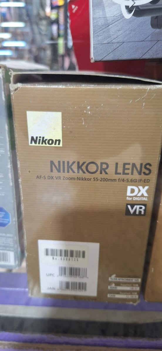 عدسات كانون ونيكون جديد للبيع السعر على الخاص او الاتصال ***********
