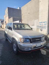 للبيع ازوزة تروبر موديل 2000 بيها محرك بطه 3000 خير من الله رقم بغداد ...