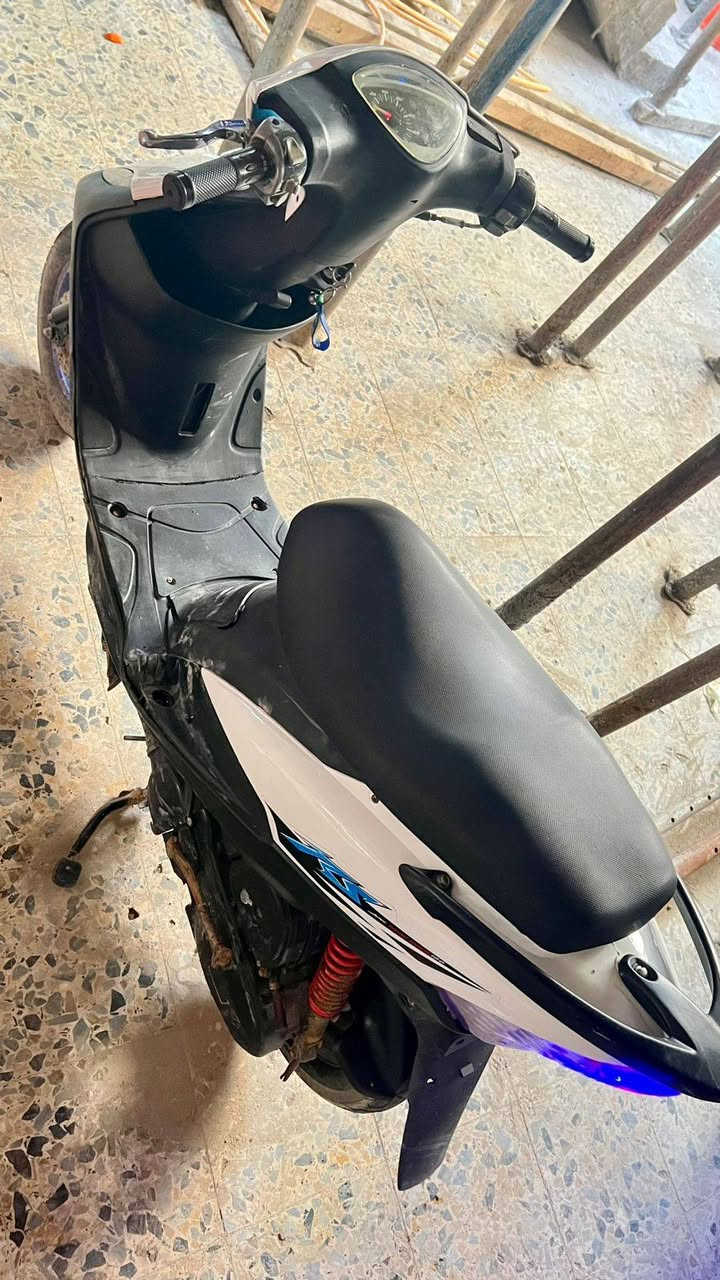 السلام عليكم دراجه ماكس عدله للبيع مكينه مامفتوحه مبدل بيه ولفات تفصيخ سعر خاص *********** مكان بصره أبي الخصيب فقط وتساب تواصل
