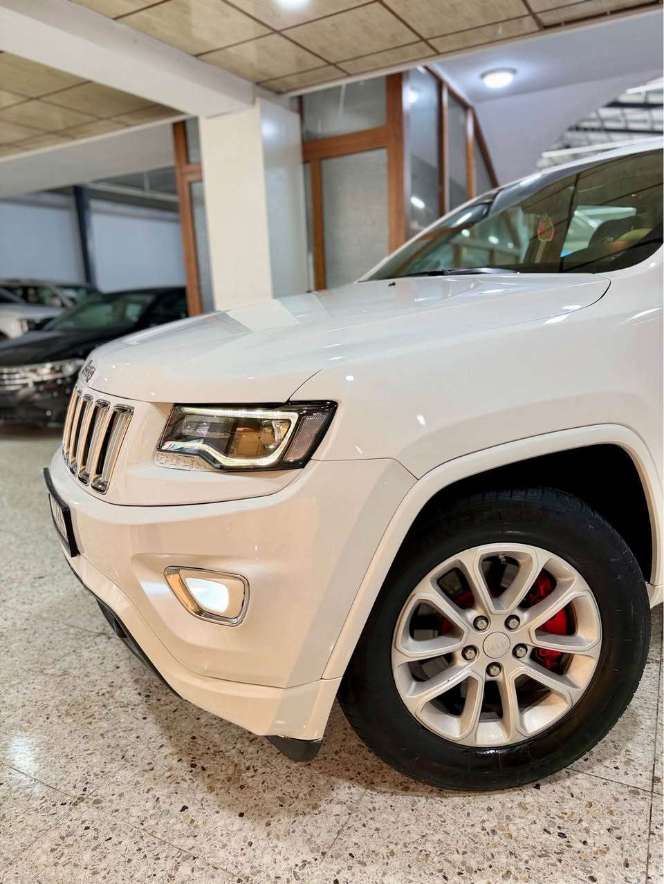 جێب لاریدۆ  مۆدێل 2014
 ماشاللە نمونەی جوانی هەیکەل قەپات مواسەفات هەیکەلو ناوی بیلادی ماوەتەوە پشت و پێش کەپس.

مواسەفات لیمیتد سپی بەفری
مەکینەی 3.6L  v 6 
دەبل ئەکسل4WDLOW .SNOW 
SAND.ROCKگێر کارەبایی و گێر 

لە سوکان
تەحەکوماتی سەر سوکان. تەحدیل سورحە. ئاوێنە کارەبایی .تەبریت مەرکەزی  . نیزانمی سپلیت  .eco. گێج ئەلیکترۆنی.دژو خلیسک کوشن کارەبایی و کوشن جلد لیت  لید و حەدەسە. کامل بەگ لایت حەدەسە .کوشن سارد و گەرم .کامێرا ٣٦٠ پلە .پشت و پێش حاسە. 

سەیارەکە  هی مالانە  تازە رۆنی گێر و مەکینەی گۆراوە سەنەوی نوی بە ناو خۆمانەوەیە ٤ تایەی تازە  گێر و مەکینەی بی کرانەوە و دەنگە 100 هەزاری واقحی رۆشتوە  بە شەرتی کۆمپیتەر  .
وەکوو بۆیاخ   یەک پەلەی بجووکی هەیە بی داخلی و بی ئەرباگ 
شوێن :ڕانیە
***********
***********wast app w vibar
 بۆ سحر جات بکەن یان تێل رانية, السليمانية
