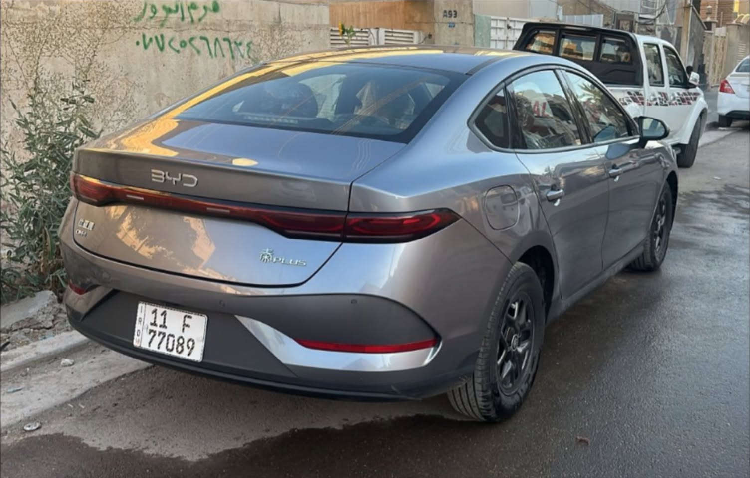 السلام وعليكم بي واي دي كن بلاص ٢٠٢٥ ماشية ١٦ ونص الف الكلي بيها بخشم الجاملغ الامامي اصبعين بي دي ار  والباقي مكفول كفالة عامة السيارة باسمي تحويل ثاني يوم السعر ١٨,٥٠٠ وبيها شي بسيط مكان السيارة حي الاعلام *********** متوفر واتساب ايضا
