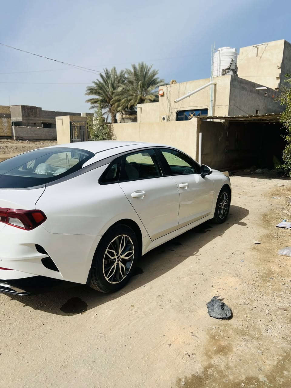 سلام عليكم k5 خليجي بيها بارد بل جاملج الوره  اشويه من الباب هذا رقمي لتواصل  *********** السعر ١٧٥  المديل ٢٠٢١
