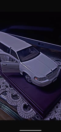 🫡 شباب  هاي القطعه للبيع نضافه فول كلش كلش نضيفه بس بيه نقص باب السايق...