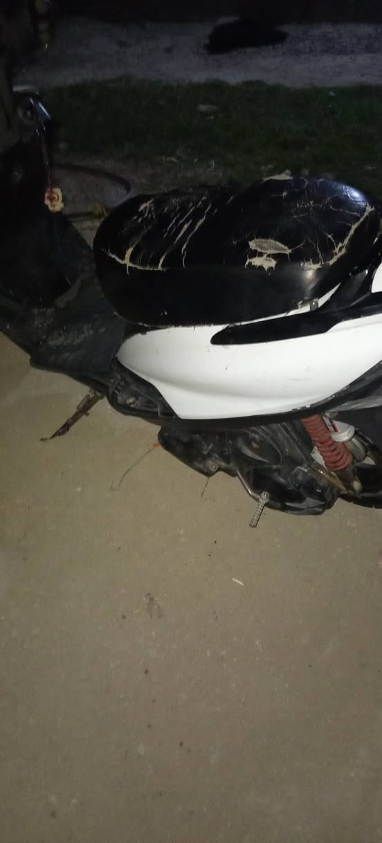 سلام عليكم من رخصة الادمن ماكس 140للبيع او مراوس بيراني شغال كلشي مابي علةفحص السعر 250وبي مجال


**إذا كنت صاحب هذا الإعلان وتريد حذفه لأي سبب، رجاءا أرسل رسالة إلى الدعم الفني**