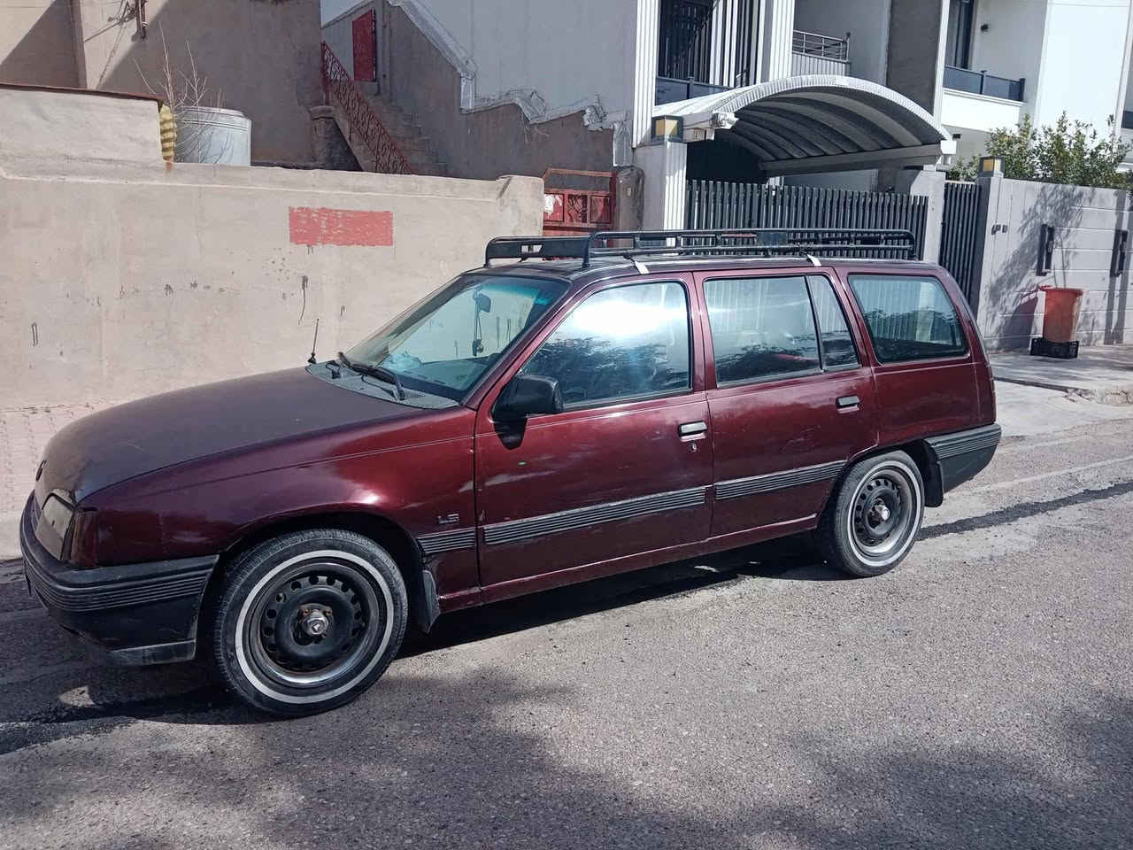 سلام عليكم اخوان للبيع اوبل كاديت كركوك مشروع وطني لحد 2028 موديل 91 صبغ عام لجماليه كهربائيات كامل تدفئه شغال محرك بي خيط بخار. سعر 26 وبيه مجال لطيبين مكلف بنشر رقم صاحب السياره *********** لتواصل
