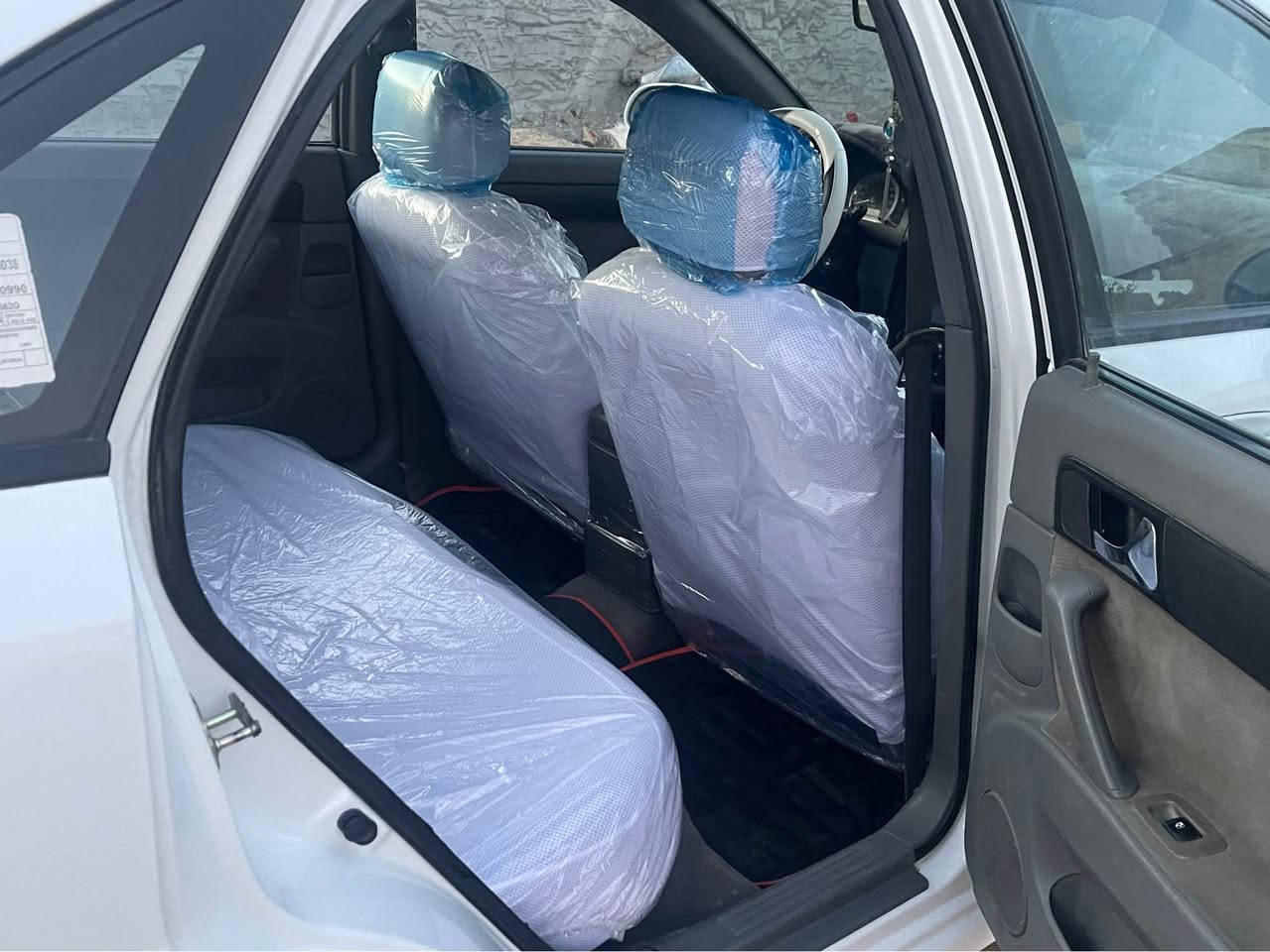 اوبترا 2012
نطيفه حيل
ما عوزها ربع دينار
كير محرك تبريد مشروطات 
بيها بنيد مبدل وجاملغ خلف السايق مصبوغ 
وصبغ شبر بل هلال مال جاملغ السكن 
سياره حلوه وكشرتها تخبل 
تايراتها جدد ما صار هواي من شادهن 
بسمي السياره عارضها ب80بيها مجال بسيط جدا 
*********** الفارس, صلاح الدين
