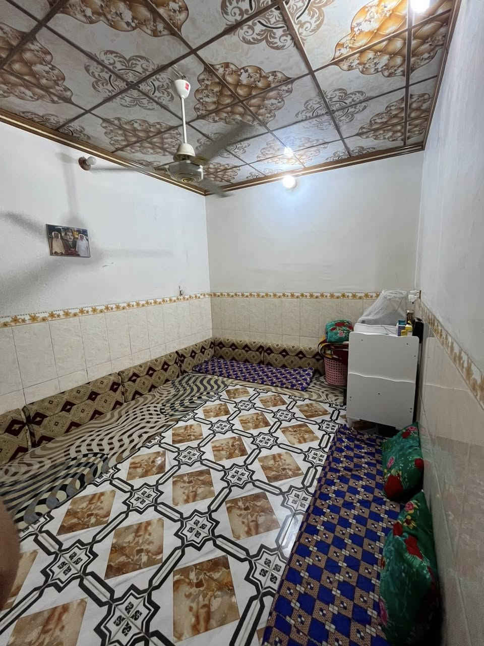 بيت ١٠٠ متر للبيع 

طابق اول حمامات داخلي وخارجي استقبال وغرفة ومطبخ وصالة 
طابق ثاني بيه بيه حمام و٣ غرف و احدا الغرف بيهة حمام داخلي 
عنوان كربلاء الحر 
للاستفسار 
***********

‭***********‬
