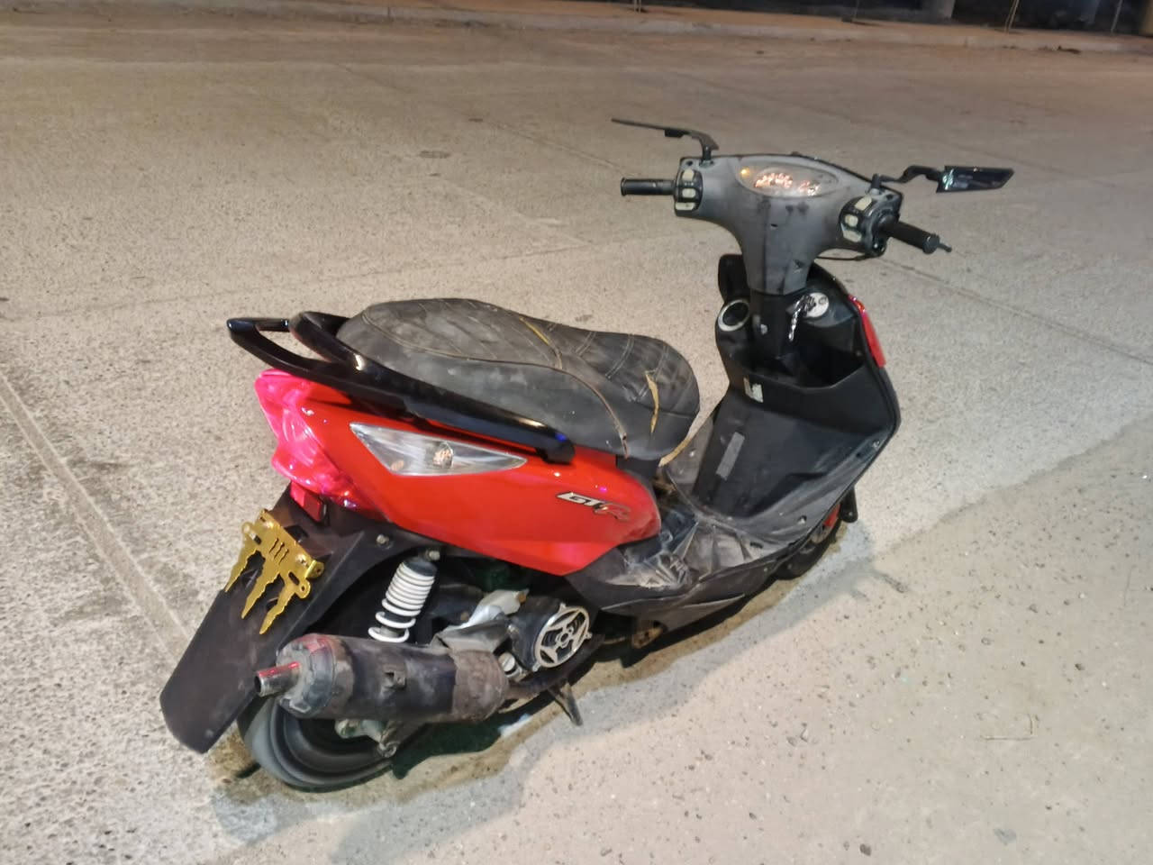 سلام عليكم ماكس ثعلب دراجه رمبه لوك اي نقص مابيه عده كفرات نكلبت بيه وبدلتهن أوراقه موجوده كمرك مدفوع كبل ترقم دراجه خير من الله وسعر 700وبيه مجال صارله شهرين من منزليه رمله مكينه مكفوله جيب فيتر وفحص  ***********
