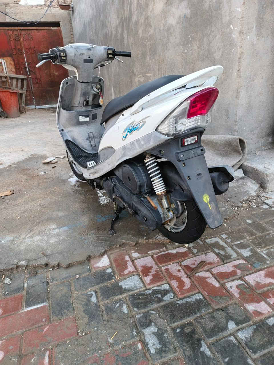 السلام عليكم دراجه ماكس لون ابيض ختم واحد والماكينه دراجه جديده وكرتون ماكينه مقفوله المكان رميثه السعر خاص ***********
