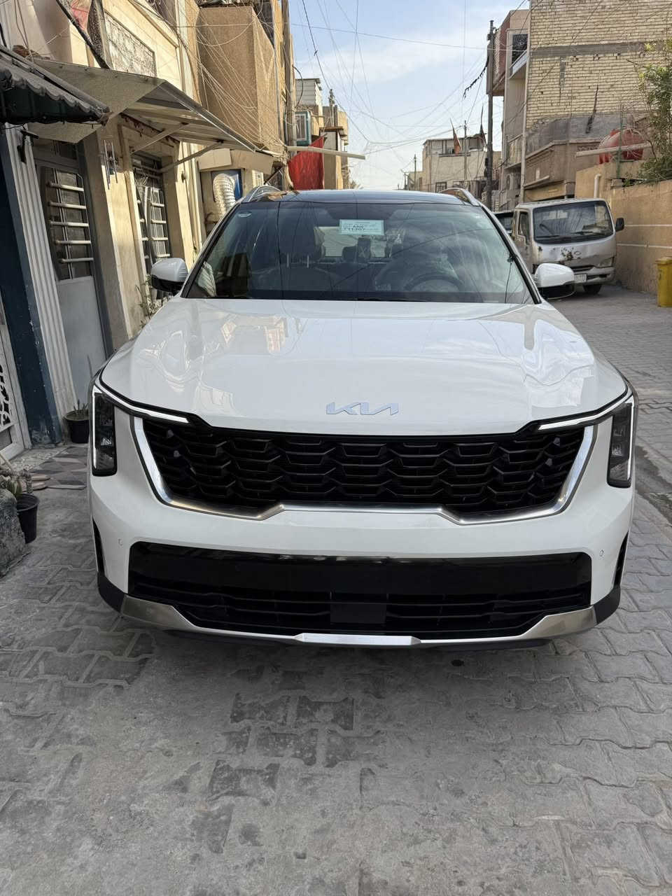 السلام عليكم 
للبيع بدون مراوس سورنتو 2024 رقم اربيل بأسمي خليجيه
مكينه 4 سلندر دوش المرغوب 2500
فول مواصفات 
بانوراما
7 راكب
3 قطع تبريد
بردات خلفيه
تحكم لمس 
شاشه ديجتال
حساسات امامي خلفي 
تشغيل عن بعد
شحن وايرلس
تبريد لمس 
عدى داتا شو مابيها
والمواصفات المعروفه حتى ماطول عليكم 
ماشيه 67 الف قابل للزياده 
تقرير الفحص مرفق تم فحصها بشهر 2025/9
سياره بدون مصرف دينار جاهزه من كلشي حتى فرشات ارضيه بيها سعرها 100 الف
مكاني بغداد 
للتواصل رقمي *********** متوفر واتساب 
غير متواجد على الفيس او الرد على التعليقات رجاءا
