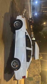 عندي هذا البوكس للبيع مع القاعدة للتواصل 07849998090