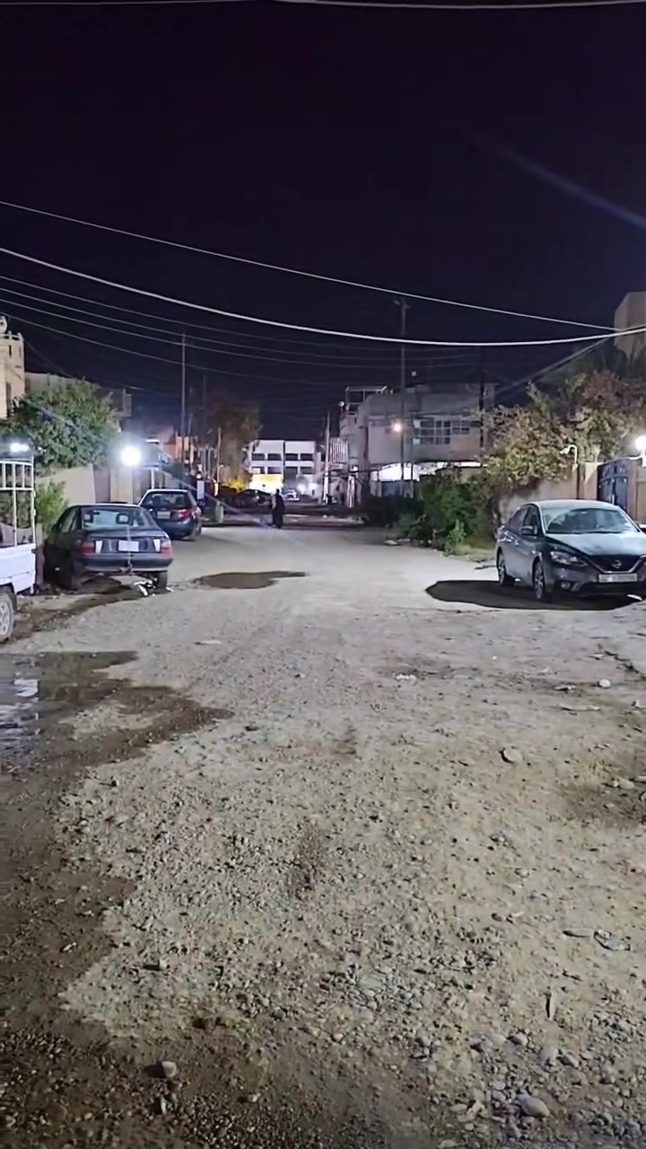 بيت طابقين متكون من 3 صحيات وحمام 2 و 3 غرف نوم واستقبال  ومطبخ وكراج ياخذ سيارة بيت جديد زيرو بدون مصرف اي شي جاهز من صخان وماطور وخط مولدة بس تجيب غراضك وتسكن بي كهربائيات كلها شغالة مطلوب عائلة (موضف) بعد شهر يفرغ البيت  سعر الايجار 400 الف قفل.
بيت طابقين متكون من 3 صحيات وحمام 2 و 3 غرف نوم واستقبال  ومطبخ وكراج ياخذ سيارة بيت جديد زيرو بدون مصرف اي شي جاهز من صخان وماطور وخط مولدة بس تجيب غراضك وتسكن بي كهربائيات كلها شغالة مطلوب عائلة (موضف) بعد شهر يفرغ البيت  سعر الايجار 400 الف قفل. 
#ملاحضة التواصل مع صاحب دار مباشر يعني ما معروض يم دلال فقط نسوي عقد ايجار
للتواصل ***********
