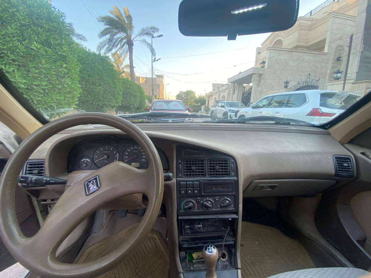 السلام عليكم من رخصت الادمن بيجو 405 GLX مديل 2009 للبيع سيارة كاملة مبدل فريز تبريد يراد شحن فقط السيارة سابقا مصلح هلالات السيارة مابيها ضربة قبل سنة مجفت محرك هسة فقط يراد لاستيك ولف والي يحب يشتري يتصل وانطي تفاصيل اكثر  رقمي ***********  السعر ٣٤ بيها مجال بسيط واذا معجب السعر اعبر المنشور وربي يرزق الجميع السيارة رقم بغداد بأسمي رقم انكليزي جديد مكاني بغداد المنصور
