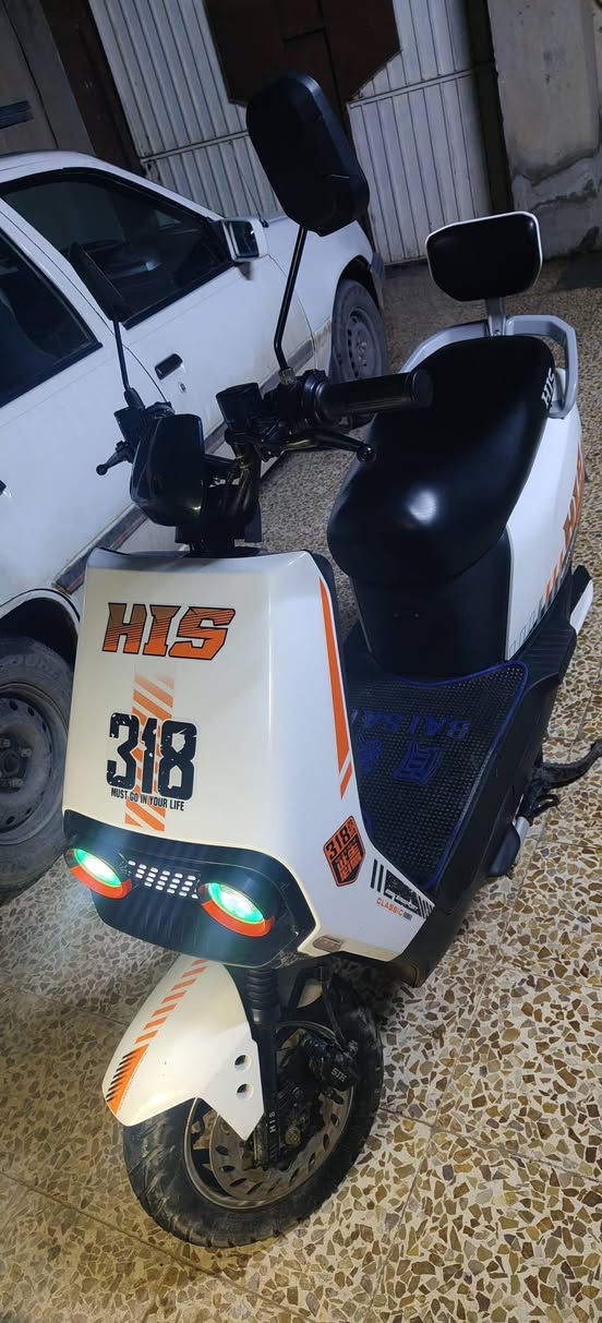 ماطور شحن 318للبيع
3نمر ملف 2000 بطاريات عدد 6

72فولت 

كلشي شغال بي ونضافه كدام العين

السعر 700وبي مجال للاستفسار الاتصال على الرقم 

***********

***********
