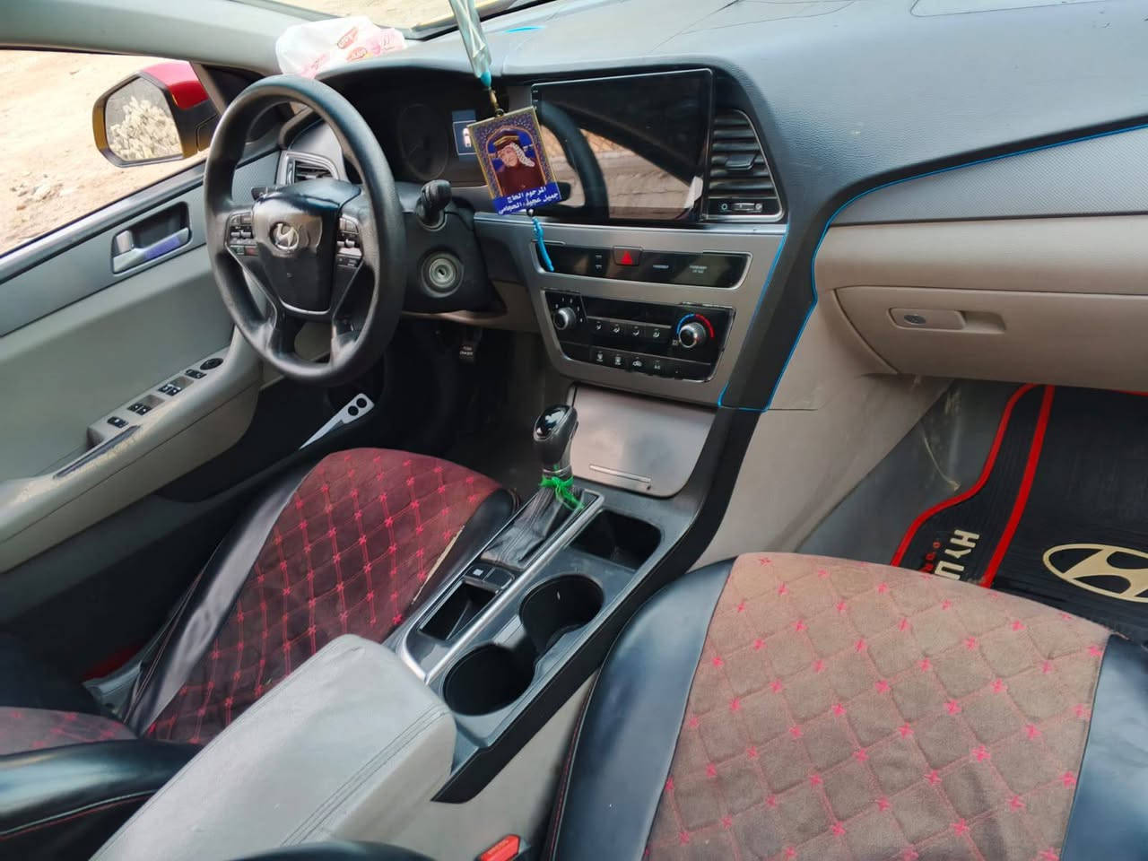 سوناتا للبيع موديل 2015 السيارة تدفءة تبريد خير من اللة
حادثه الأمريكي جاملغ وبنيد السيارة جاهزة تخم تاير جديد  صدر جديد منضومة زنون جديد السعر 115$ وبيهة مجال ترهم مراوس 

رقم الهاتف  ***********
