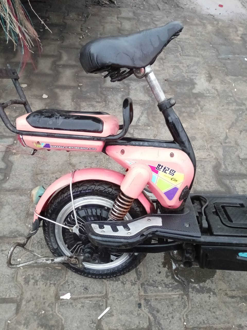 سلام عليكم عيني عندي بايسكل ياباني سعر ٧٠وبيها مجال ودراجه شحن بس بطاريات مابيها سعر٨٠وبيها مجال ثنيناتهن نضيفات ومستعجل على بيع تقاطع كسره وعطش قطاع٧٩ رقم واتساب فقط ***********
