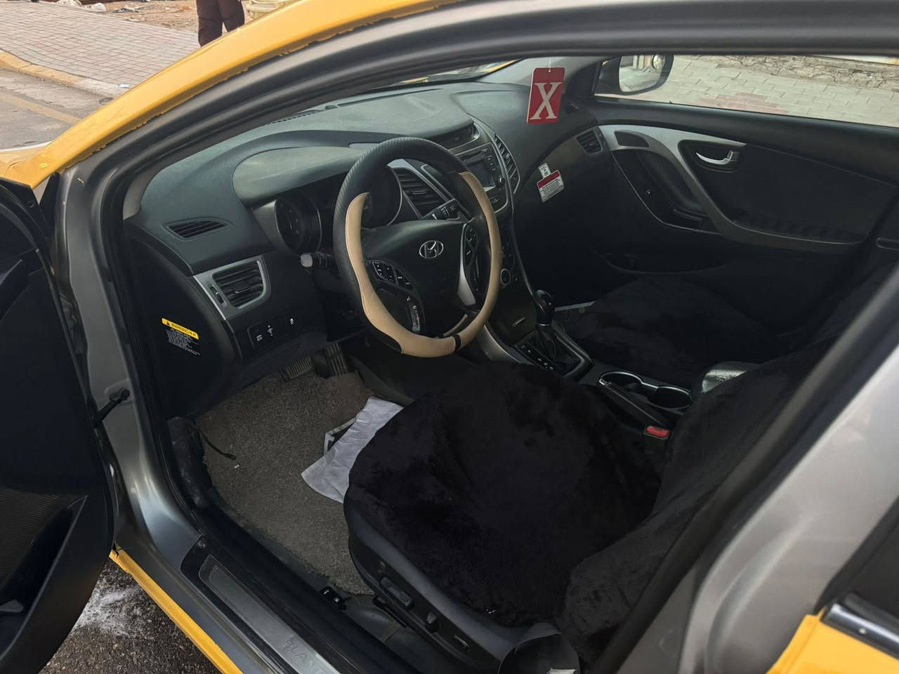 السلام عليكم النتره 2015 حادثه طخه بسيطه بل الجاملغ الخلفي بدون دواخل ليبل واحد السياره  الاستفسار*********** السعر 114 موصفات شاشه كامره دواره كشن كهربائي محرك 2000 دوش هيترات بل الكشنات لد امامي لد خلفي حساسات خلفيه محرك وكير مكفولات حداديه تخم تاير جديد رقم بغداد دوالي سنويه جديده المكان كربلاء
