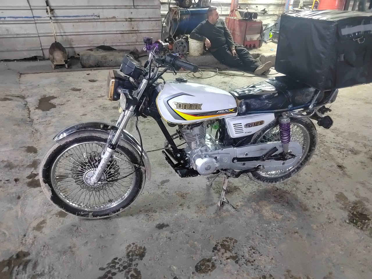 السلام عليكم دارجه ايراني للبيع نضيفه جاهزة كبل لشارع الدراجه خير من الله كهربائيات كلها شغالة مكاني البياع ***********
