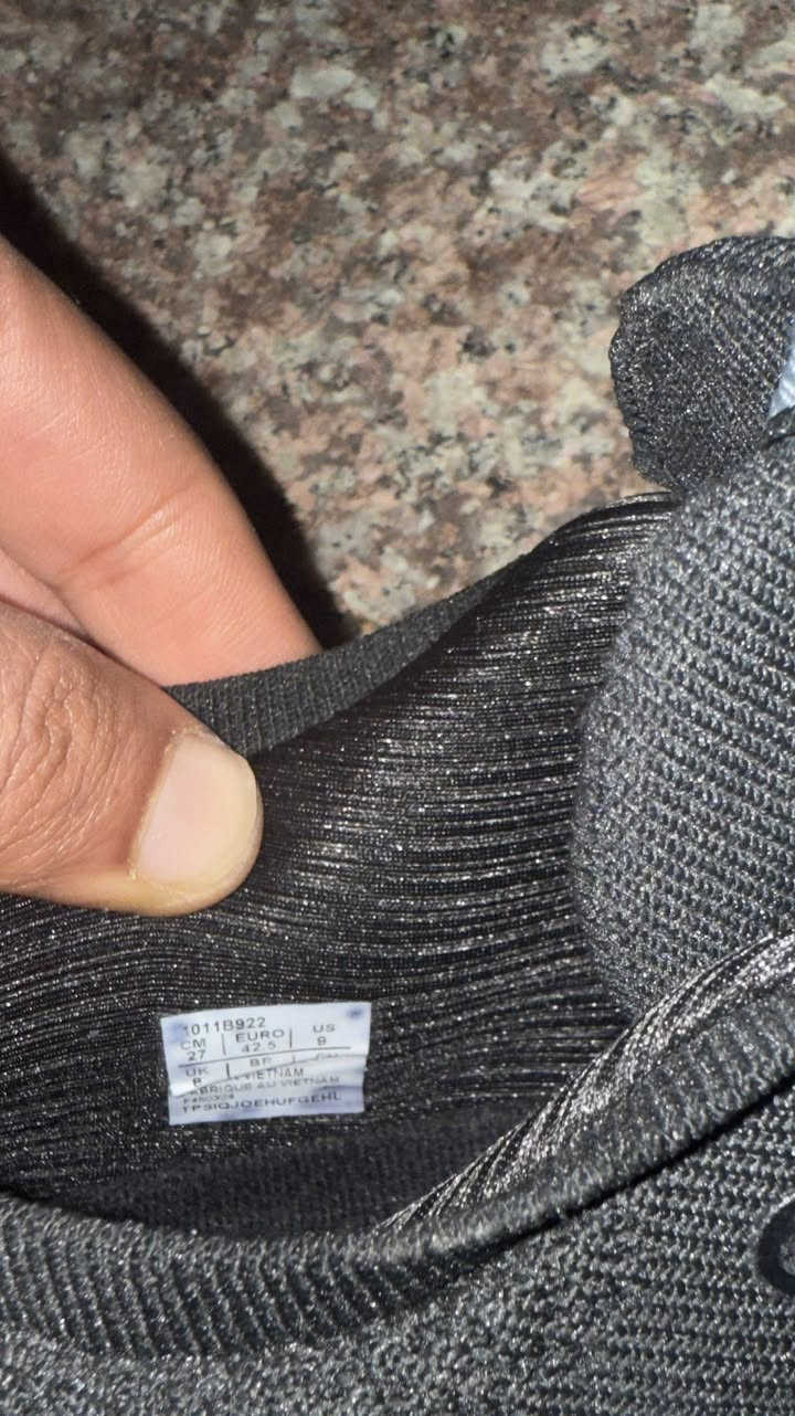 ASICS Gel-Nimbus 26
اصلي وكاله غير مستخدم. القياس 42 طول القدم 27 يلبس 42 ونص.


**إذا كنت صاحب هذا الإعلان وتريد حذفه لأي سبب، رجاءا أرسل رسالة إلى الدعم الفني**