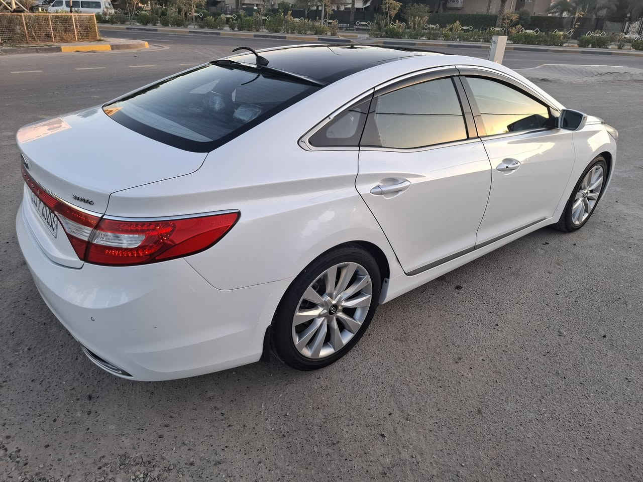 ازيرا ٢٠١٥ خليجي فول مواصفات ماشيه ٧٦ نظيفه جدآ بحاله الشركه محرك وكير بلاديات مكفوله من الصبغ والتبديل مكانه حي الاعلام 
***********
