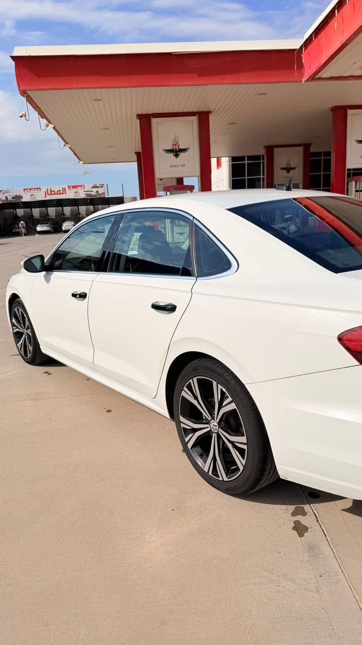 السلام عليكم
باسات 2021 كلين تايتل بدون صبغ

 ضرر بارد السيارة بيه جديدة وأحلى من الصور 

حجم مكينة / 20 توربو 

عداد مسافة / 76الف ميل 

الموصفات 

شاشة 

بصمه 

سلايت 

تدفئة كشن 

كشن في جلد 

رادار 

لايت زنون 

اوتو ستوب 

سايد بريك كهربائي 

نقطةً عمياء 

كاربلي 

وبعد هواية مواصفات السيارة جديدة رقم سليمانية كله جديد تحويل ثاني يوم

السعر 165 وبيه مجال للشراي 

مكان سياره كركوك 

للاتصال 

***********
