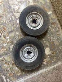 تايرات للبيع واحد جديد وثاني مستعمل ثنينهن ب40 07704681774