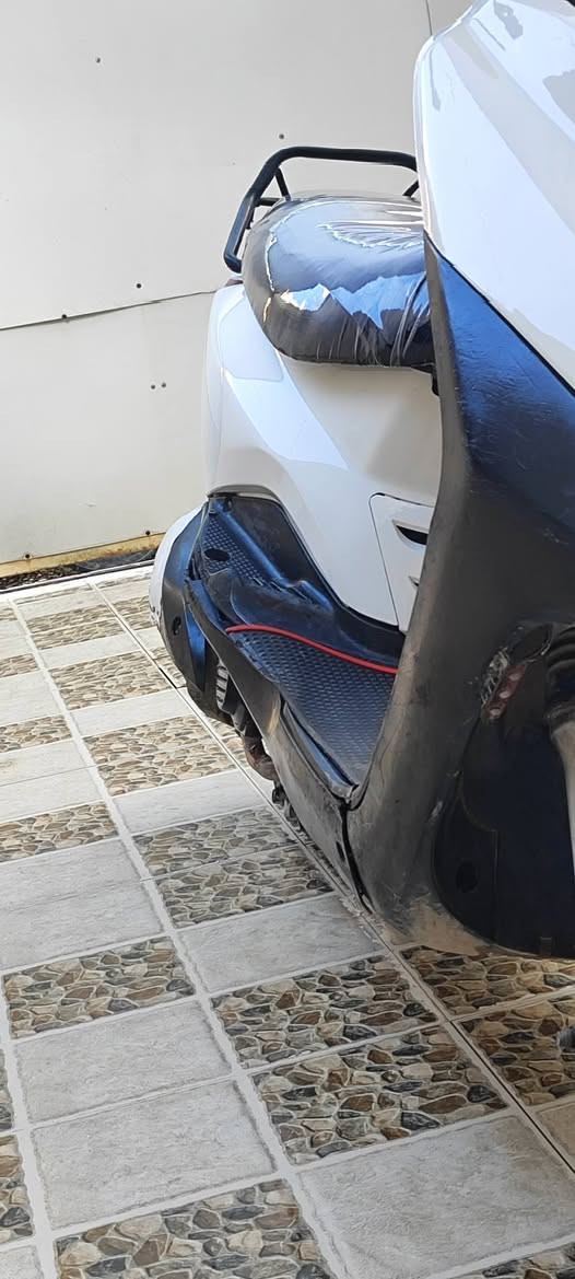 سلام عليكم
دراجه بريز ياباني 140
كهربائيات كلها شغاله 
شرط محرك بلادي 
دراجه نصيفه وحلوه 
سلف و هندر شغال 
بكل وقت 
السعر (650الف) و بيها مجال قليل
العنوان /كلار شيري نقيب
للاستفسار/***********
