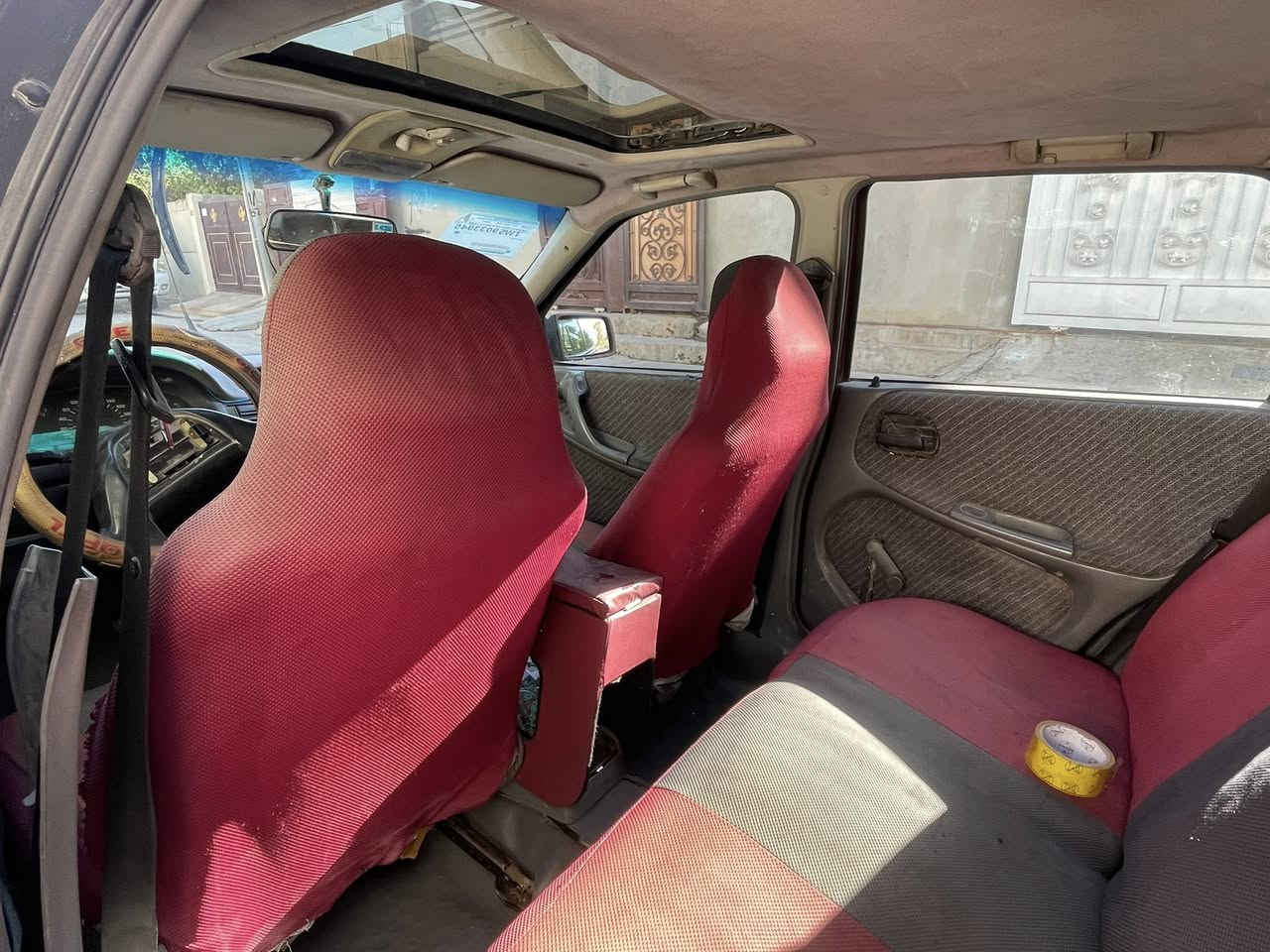 بيع مستعجل سيارة اوبل استرا للبيع ماكينة ١٦ كير ماكينة بالشرط لا صرف ولا بخار رقم كركوك جديد سنوية جديد مشروع وطني بيها جامرلغ سكن سكن وباب سكن وصندوق اشوية طاب جوا بدون دواخل سعر ٣٤ بيها مجال شراي خابرني هذا رقمي 
***********
