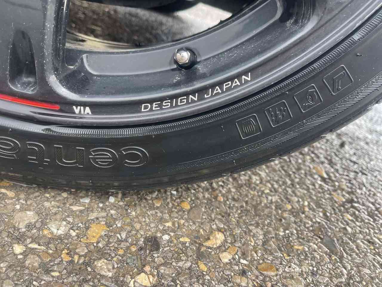 ئەم تایەو ویلە بۆ فرۆشتن یان بۆ گۆرینەوە ***********
