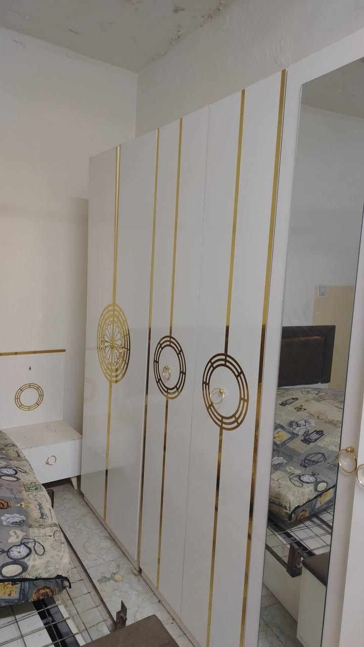 ألسلام عليكم غرفه نوم مستخدمه قليل نضيفه الكاظميه ***********
