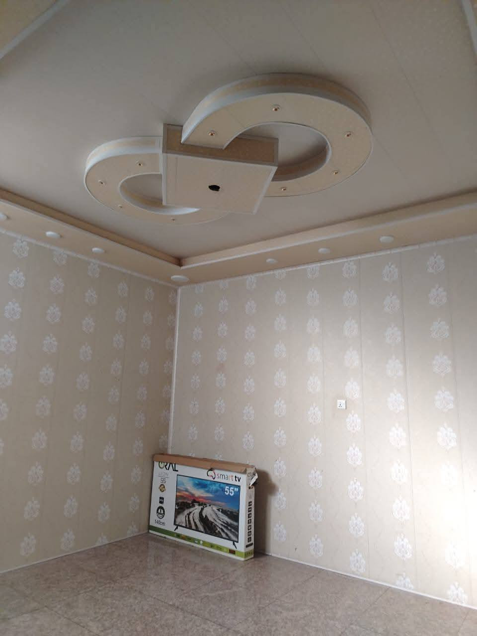 السلام عليكم
يتوفر لدينا بيت للبيع مساحه  100  متر طابق ونص في النجف حي النداء منطقه  59 السعر 75 مليون وبي مجال للشراي 
***********
***********
