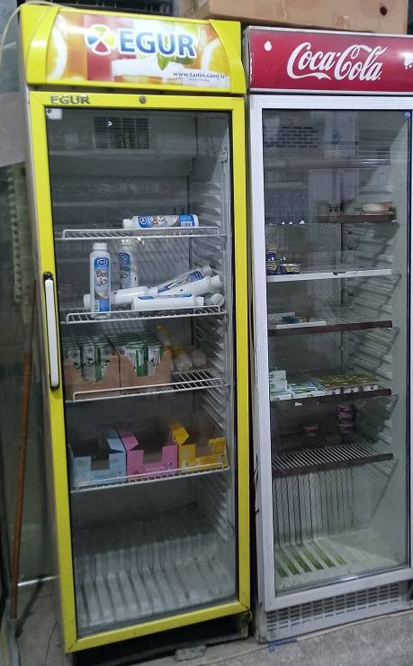 برادات عمودي عدد 3 نضيفات تبريد فول الواحد ب 250 مكاني بغداد الدولعي ***********
