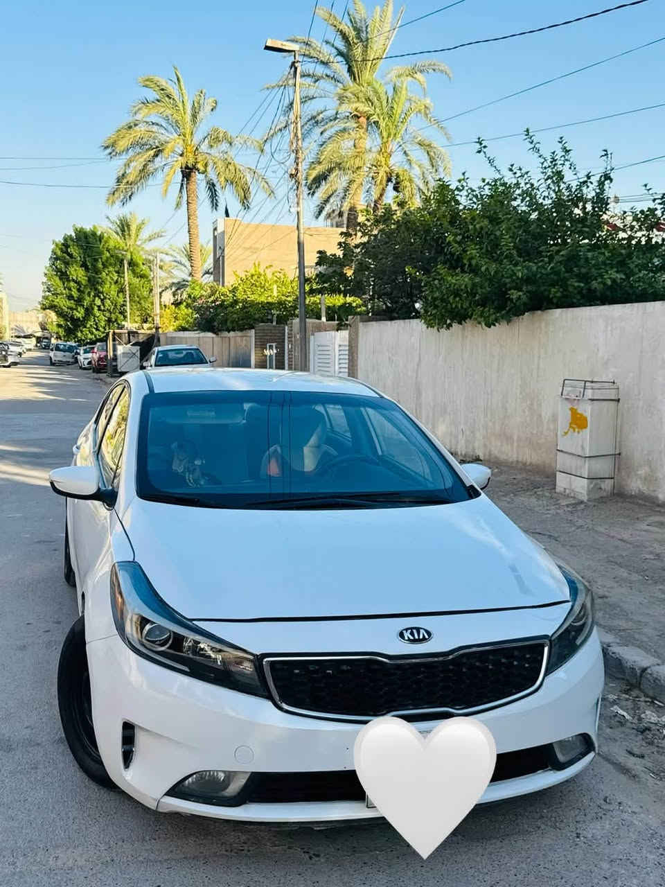 السلام عليكم للبيع فورتي 2017 
رقم اربيل بسمي  جاهزه وكامله 
بيها صبغ مكانات طخطخات بدون ضربه ابيع حزام 

معروضه 88وبيها مجال 

رقم الهاتف ***********

مواصفات الفورتي 
شاشه جبيره 
تحكمات ستيرن 
حساسات امامي خلفي 
تحديد مسار 
مثبت سرعه 
انضمه قياده سبورت ايكو 
تخم تاير جديد 
مانع تزحلق 
مهضومه تبريد جديده 
لايت زنون منضومه
