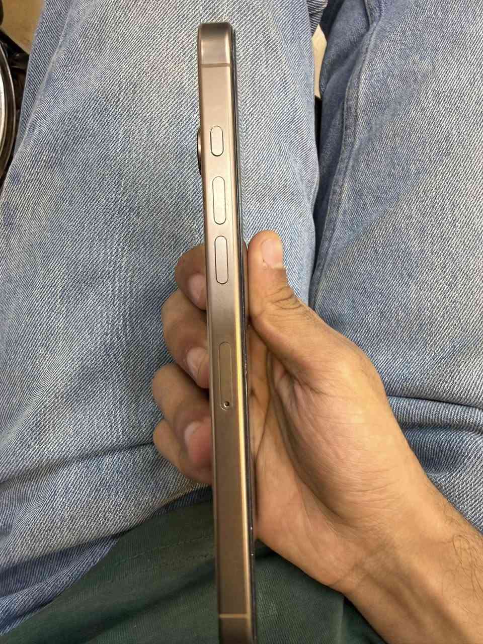 ايفون ١٦ برو ماكس ذاكره ٢٥٦ كيكا بطاريه ١٠٠ مشحون ١٣٦ مره جهاز عربي ماستر مبدل شاشه طبق الاصل سعره مليون و١٥٠ 
عنوان بغداد المشتل 
للتواصل:***********
